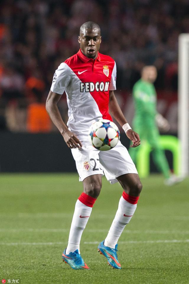 传承足球明星联赛“川辽对决”再现甲A经典，“四川雄起”唤起一代球迷记忆