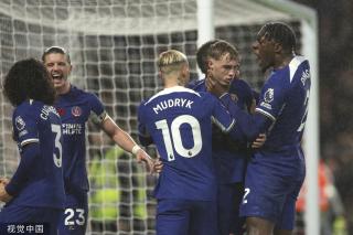 东契奇半场贡献18分，浓眉6分3篮板3助攻